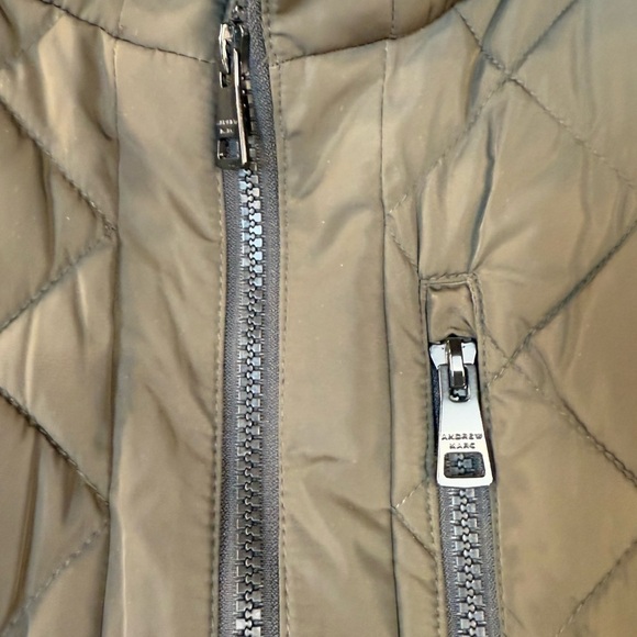 Andrew Marc Green and Black Quilted Zip Vest Womens Size Medium - Picture 7 of 8